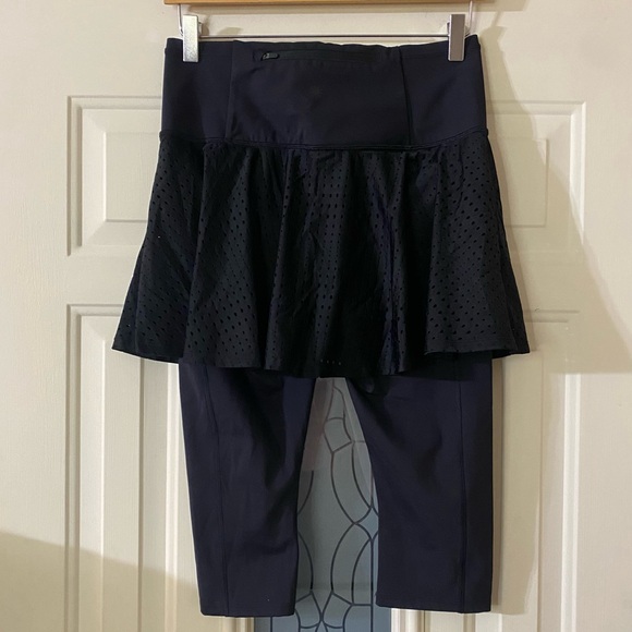 NWOT Athleta Size Small A-Game 2 in 1 Crop Stash Pocket Black Leggings Skirt - Picture 11 of 12